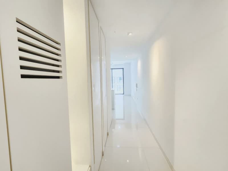 Sky Habitat Condominium For Sale at S$ 2,930,000 | PropertyGuru Singapore - Corridor