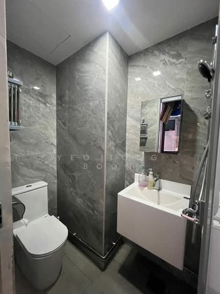 Eastvale Condominium For Sale at S$ 1,688,888 | PropertyGuru Singapore - Bathroom