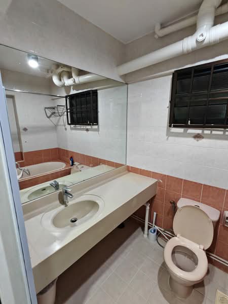 685C Jurong West Central 1, 685C Jurong West Central 1, 3 Bedrooms, 1,194 sqft, HDB Flat For Rent, by Joey Tan, 500073820 - Bathroom - PropertyGuru.com.sg