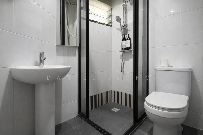 10A Bendemeer Road HDB Flat For Sale at S$ 1,080,000 | PropertyGuru Singapore - Bathroom