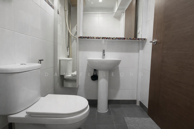 10A Bendemeer Road HDB Flat For Sale at S$ 1,080,000 | PropertyGuru Singapore - Bathroom