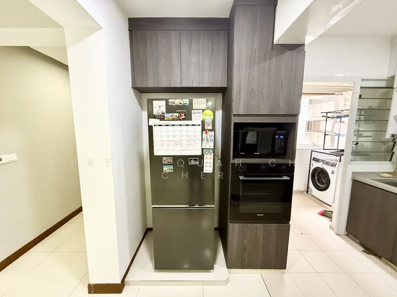 217A Sumang Walk HDB Flat For Sale at S$ 749,999 | PropertyGuru Singapore - Kitchen