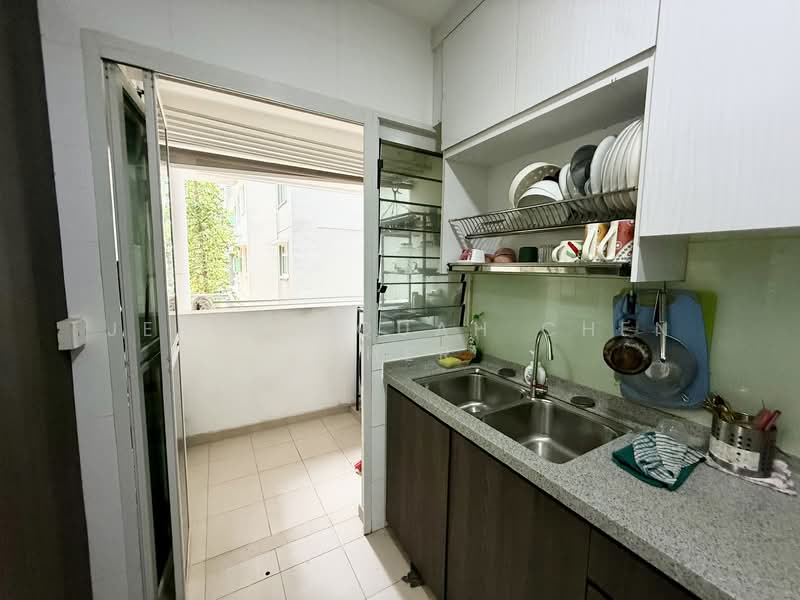 217A Sumang Walk HDB Flat For Sale at S$ 749,999 | PropertyGuru Singapore - Kitchen