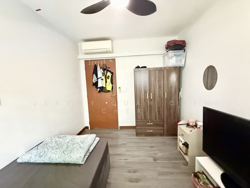 217A Sumang Walk HDB Flat For Sale at S$ 749,999 | PropertyGuru Singapore - Bedroom