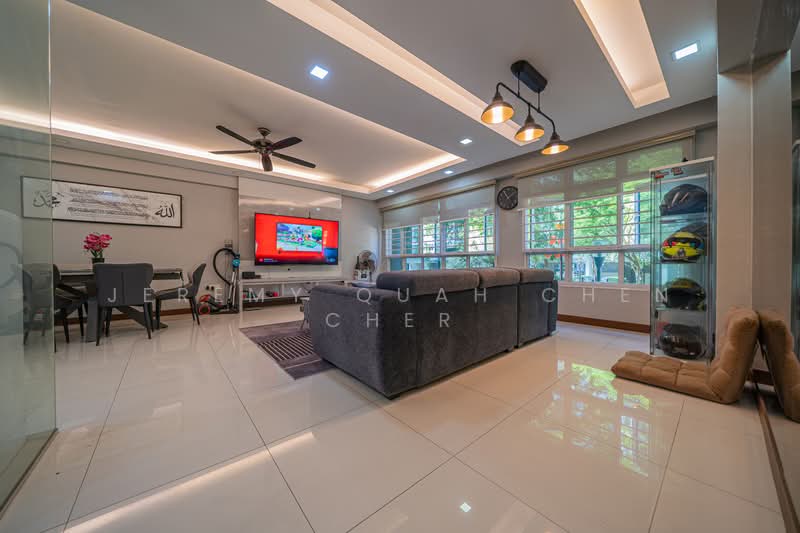 217A Sumang Walk, 217A Sumang Walk, 3 Bedrooms, 1,206 sqft, HDB Flat For Sale, by Jeremy Quah Chen Cher, 500073834 - Living Room - PropertyGuru.com.sg