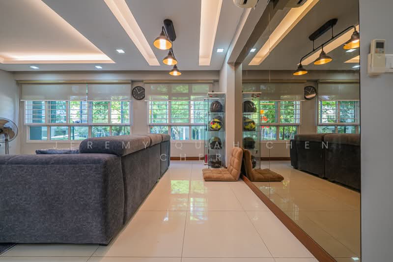 217A Sumang Walk, 217A Sumang Walk, 3 Bedrooms, 1,206 sqft, HDB Flat For Sale, by Jeremy Quah Chen Cher, 500073834 - Living Room - PropertyGuru.com.sg