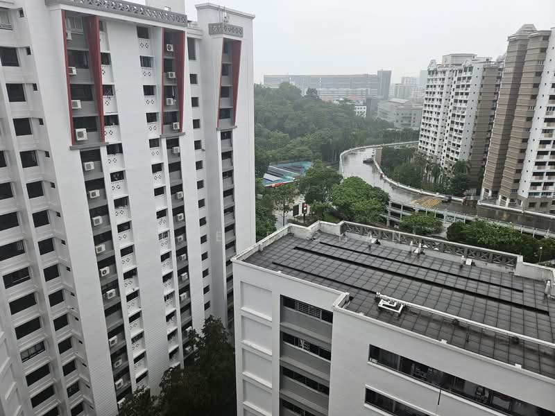 289F Bukit Batok Street 25, 289F Bukit Batok Street 25, 3 Bedrooms, 990 sqft, HDB Flat For Sale, by Eugene Chan, 500073837 - SPC petrol pump station-Groceries - PropertyGuru.com.sg