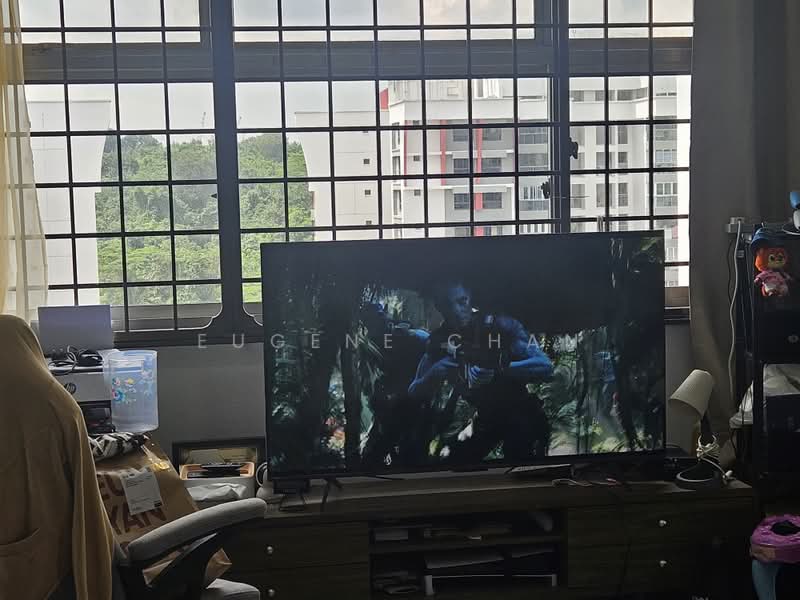 289F Bukit Batok Street 25, 289F Bukit Batok Street 25, 3 Bedrooms, 990 sqft, HDB Flat For Sale, by Eugene Chan, 500073837 - Living Room - PropertyGuru.com.sg