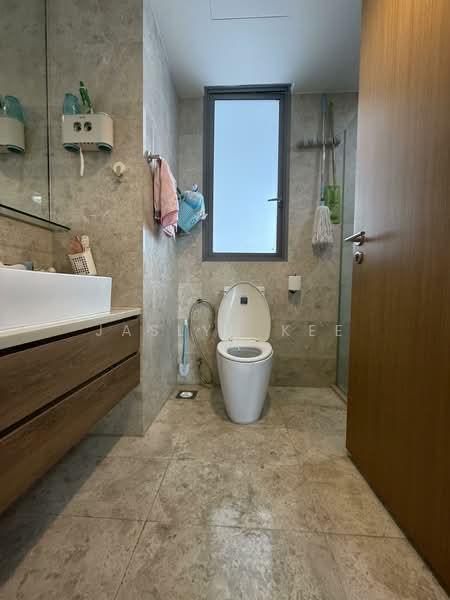 Seastrand, 1 Pasir Ris Link, 2 Bedrooms, 883 sqft, Condominium For Rent, by Jaslyn Kee, 500073840 - Bathroom - PropertyGuru.com.sg