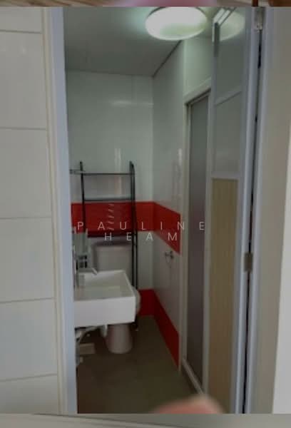 Fernwood Towers Condominium For Sale at S$ 1,750,000 | PropertyGuru Singapore - Bathroom