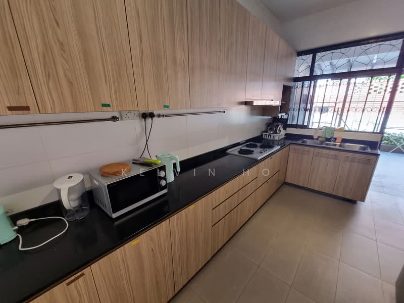 31 Leith Road, , Room Rental, 150 sqft, Terraced House For Rent, by Kelvin Ho, 500073855 - Kitchen - PropertyGuru.com.sg