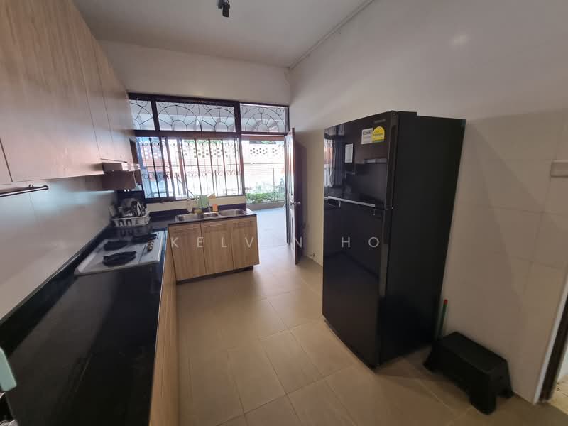 31 Leith Road, , Room Rental, 150 sqft, Terraced House For Rent, by Kelvin Ho, 500073855 - Kitchen - PropertyGuru.com.sg