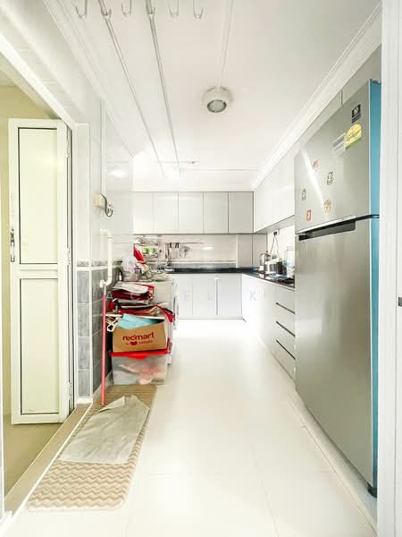 170 Yishun Avenue 7 HDB Flat For Sale at S$ 748,000 | PropertyGuru Singapore - Kitchen