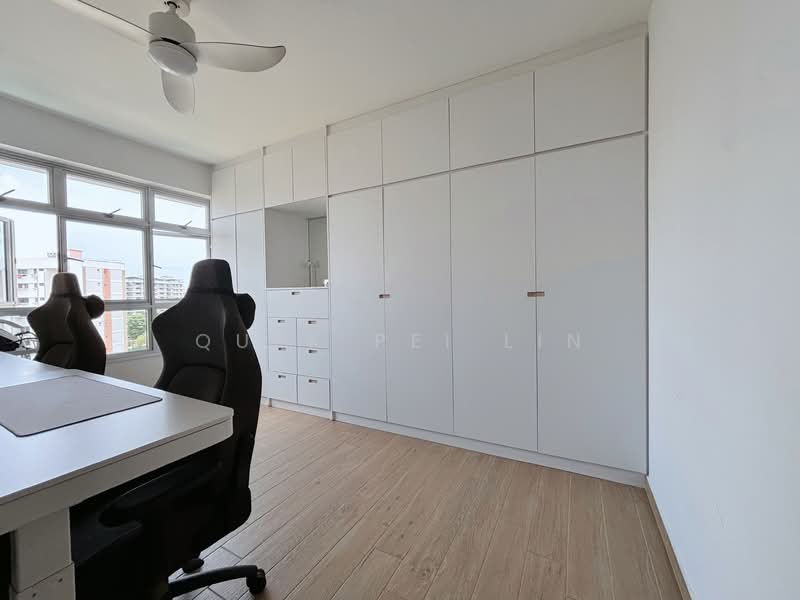 876C Tampines Avenue 8 HDB Flat For Sale at S$ 788,888 | PropertyGuru Singapore - Bedroom