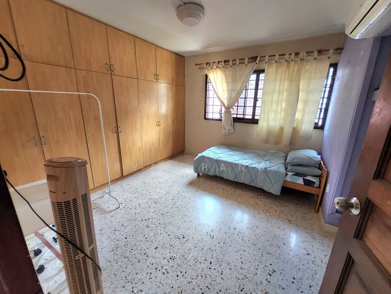 72 Bedok South Avenue 3 HDB Flat For Sale at S$ 730,000 | PropertyGuru Singapore - Common Bedroom 1