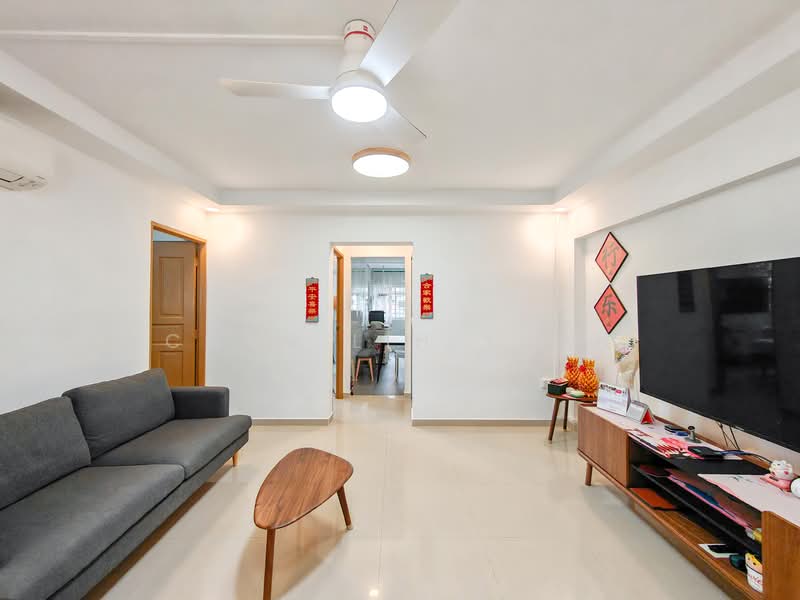 139 Potong Pasir Avenue 3 HDB Flat For Sale at S$ 620,000 | PropertyGuru Singapore - Living Room