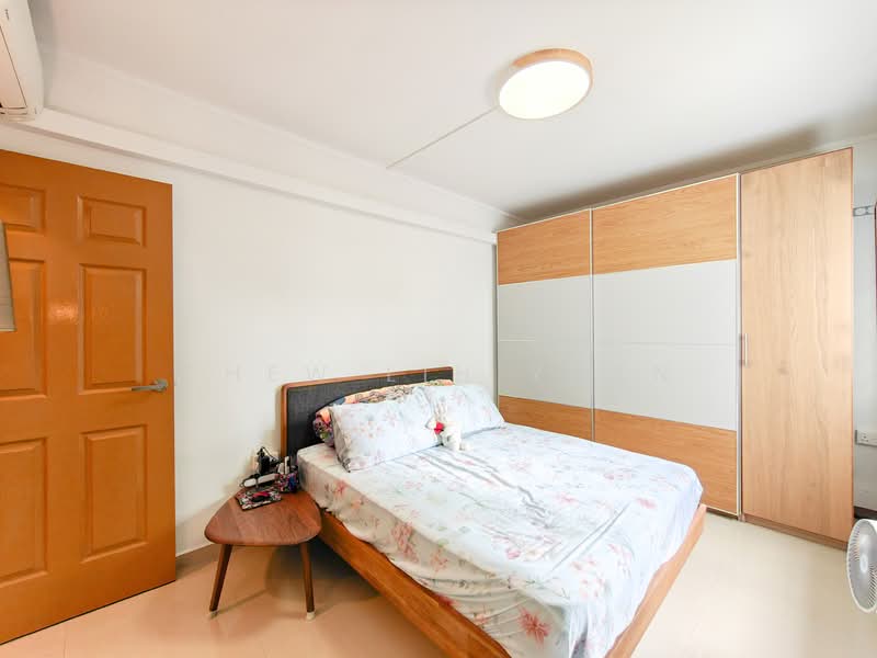139 Potong Pasir Avenue 3 HDB Flat For Sale at S$ 620,000 | PropertyGuru Singapore - Master Bedroom
