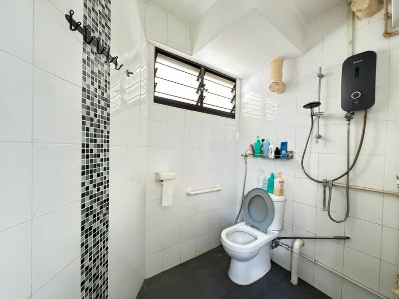 108 Yishun Ring Road HDB Flat For Sale at S$ 515,000 | PropertyGuru Singapore - Bathroom