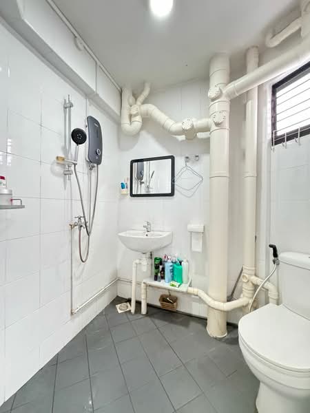 108 Yishun Ring Road HDB Flat For Sale at S$ 515,000 | PropertyGuru Singapore - Bathroom