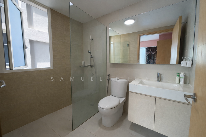 Waterview Condominium For Sale at S$ 1,270,000 | PropertyGuru Singapore - Bathroom