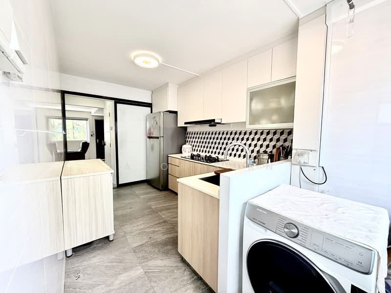 256 Yishun Ring Road, 256 Yishun Ring Road, 3 Bedrooms, 904 sqft, HDB Flat For Rent, by Jason Sern, 500073911 - Kitchen - PropertyGuru.com.sg