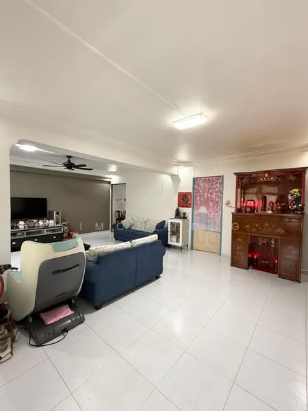 750 Jurong West Street 73 HDB Flat For Sale at S$ 562,000 | PropertyGuru Singapore - Living Room