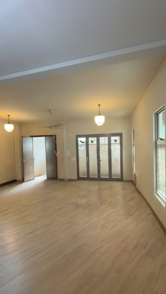 Serangoon Garden Estate, Coniston Grove, 4 Bedrooms, 3,500 sqft, Corner Terrace For Sale, by Evelina Hu, 500073918 - Living Room - PropertyGuru.com.sg