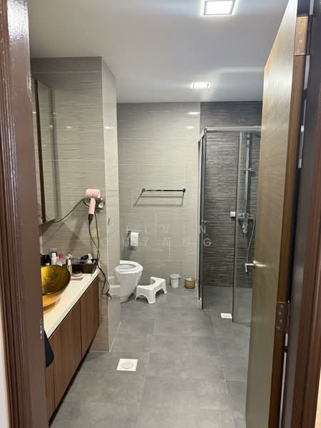 Begonia Walk Semi-Detached House For Sale at S$ 3,288,000 | PropertyGuru Singapore - Bathroom