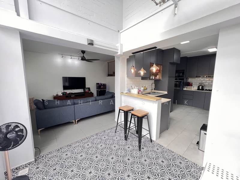 101 Pasir Ris Street 12 HDB Flat For Sale at S$ 950,000 | PropertyGuru Singapore - Living Room