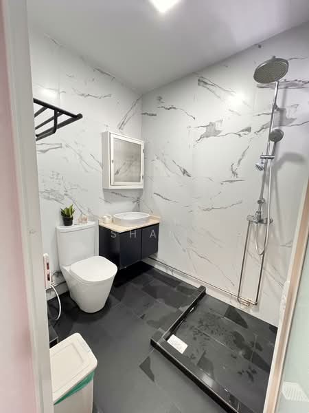 101 Pasir Ris Street 12 HDB Flat For Sale at S$ 950,000 | PropertyGuru Singapore - Bathroom