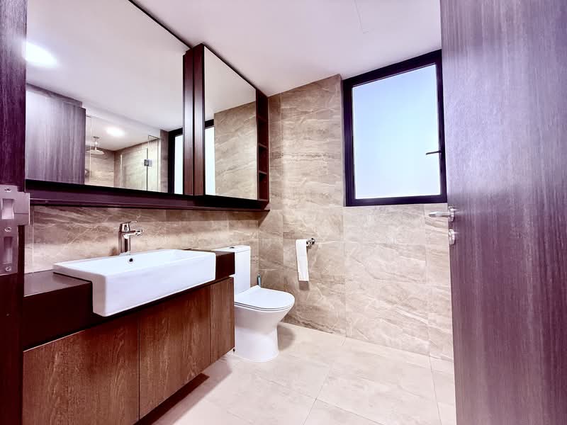 Riverfront Residences Condominium For Sale at S$ 2,050,000 | PropertyGuru Singapore - Bathroom