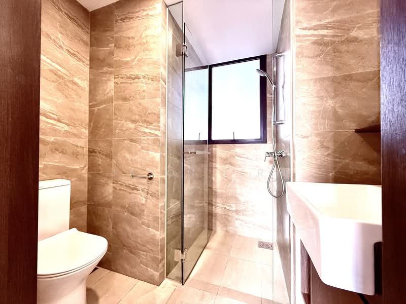 Riverfront Residences Condominium For Sale at S$ 2,050,000 | PropertyGuru Singapore - Bathroom