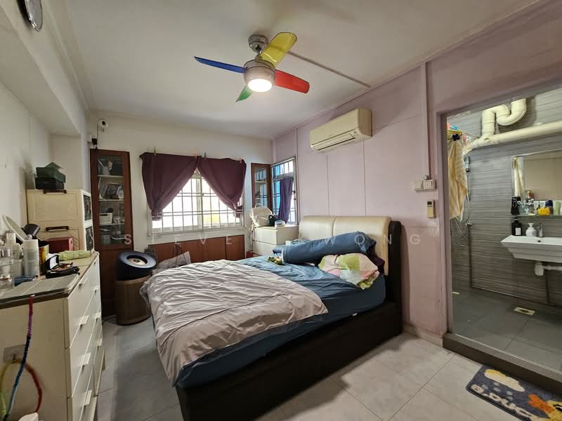 668C Jurong West Street 64 HDB Flat For Sale at S$ 570,000 | PropertyGuru Singapore - Bedroom