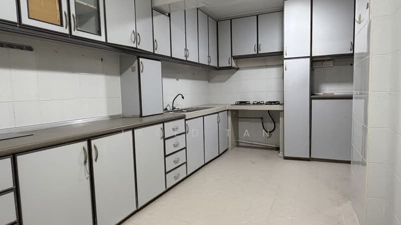 54 New Upper Changi Road HDB Flat For Sale at S$ 799,999 | PropertyGuru Singapore - Kitchen