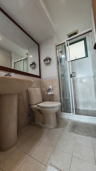 Palm Gardens Condominium For Sale at S$ 1,400,000 | PropertyGuru Singapore - Bathroom