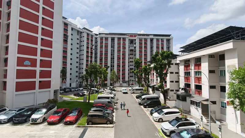 244 Hougang Street 22 HDB Flat For Sale at S$ 588,000 | PropertyGuru Singapore - 4 Room Corner Unit. Viewings - 9030 3197