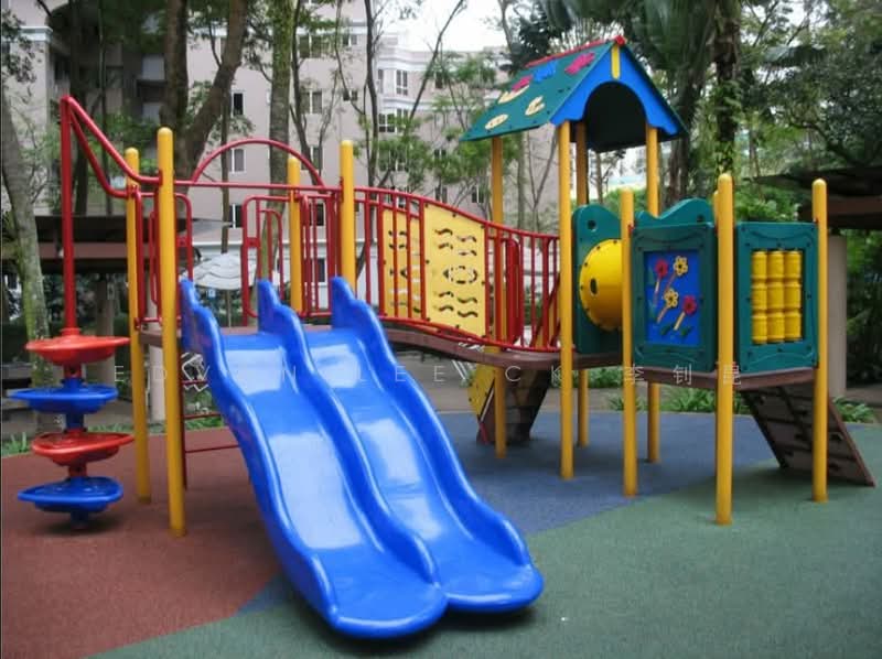 Seasons Park Condominium For Sale at S$ 1,950,000 | PropertyGuru Singapore - Exterior