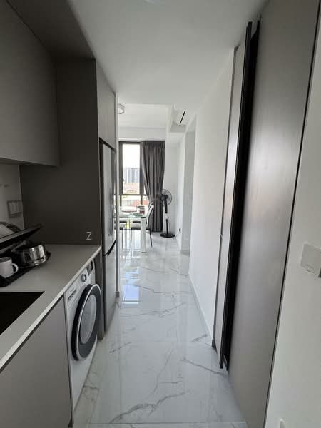 LIV @ MB Condominium For Sale at S$ 1,800,000 | PropertyGuru Singapore - Corridor