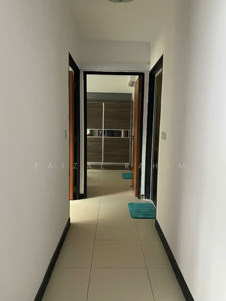 174A Hougang Avenue 1 HDB Flat For Sale at S$ 525,000 | PropertyGuru Singapore - Corridor