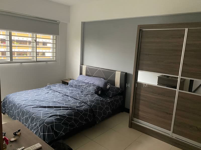174A Hougang Avenue 1 HDB Flat For Sale at S$ 525,000 | PropertyGuru Singapore - Bedroom