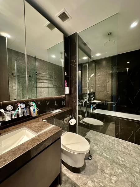 Parc Clematis Condominium For Sale at S$ 3,250,000 | PropertyGuru Singapore - Bathroom