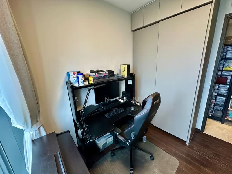 Parc Clematis Condominium For Sale at S$ 3,250,000 | PropertyGuru Singapore - Study