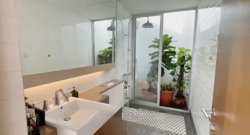 Hillcrest Road Semi-Detached House For Sale at S$ 11,800,000 | PropertyGuru Singapore - Bathroom