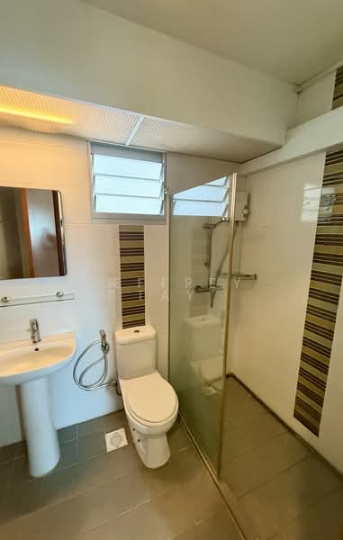 672D Edgefield Plains HDB Flat For Sale at S$ 698,000 | PropertyGuru Singapore - Bathroom