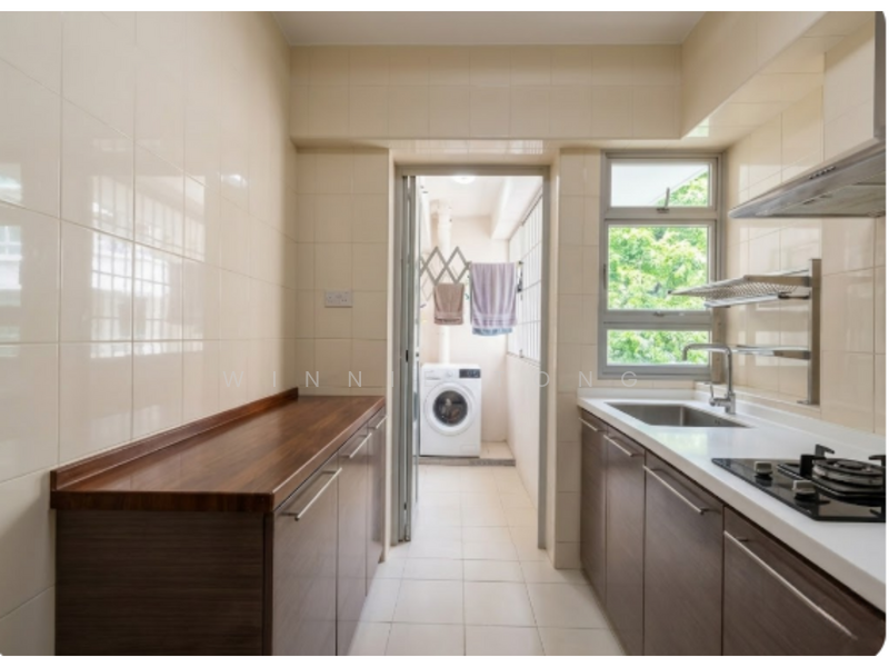 303 Punggol Central HDB Flat For Sale at S$ 750,000 | PropertyGuru Singapore - Kitchen