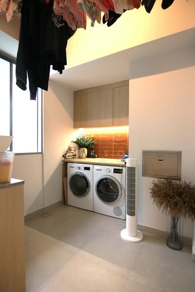 The Waterina Condominium For Sale at S$ 2,350,000 | PropertyGuru Singapore - Utility Yard