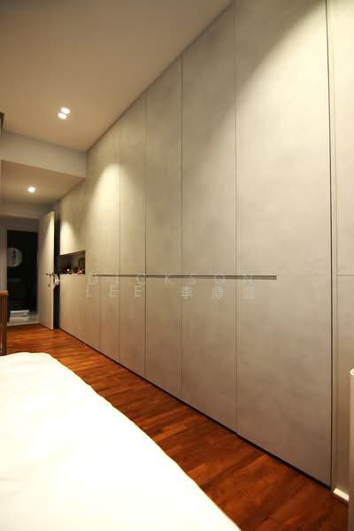 The Waterina Condominium For Sale at S$ 2,350,000 | PropertyGuru Singapore - Master Bedroom