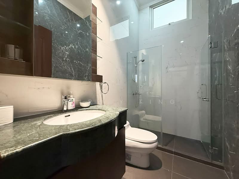 EXCLUSIVE! STUNNING DETACHED FAMILY HOME IN QUIET CUL-DE SAC @ TREVOSE LOCALE! 1KM TO SCGS! Detached House For Sale at S$ 17,000,000 | PropertyGuru Singapore - Bathroom