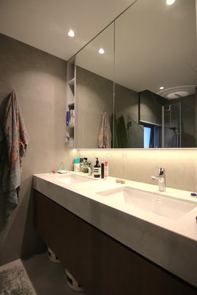 The Waterina Apartment For Sale at S$ 2,350,000 | PropertyGuru Singapore - Bathroom