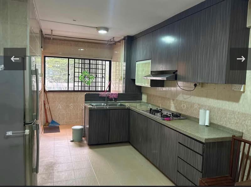 326 Jurong East Street 31, 326 Jurong East Street 31, 2 Bedrooms, 796 sqft, HDB Flat For Rent, by Hassan Realtor, 500074078 - Kitchen - PropertyGuru.com.sg